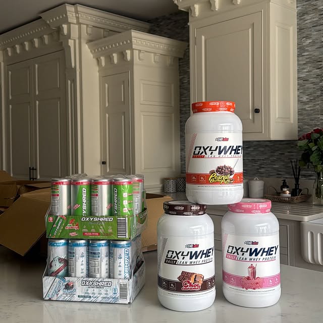 EHP Labs | OxyWhey | Lean Whey Protein (25 servings) - In Action | Nutrastop